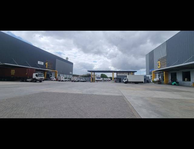 3,213M² WAREHOUSE TO LET IN AIRPORT INDUSTRIA